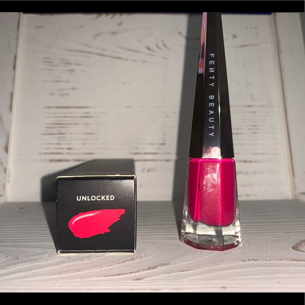 Fenty Beauty “Unlocked” Stunna Lip Paint